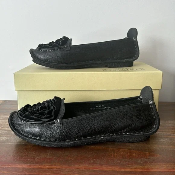 L’Artiste by Spring Step Women's Dezi Flat black leather slip on shoe si… - Picture 2 of 8